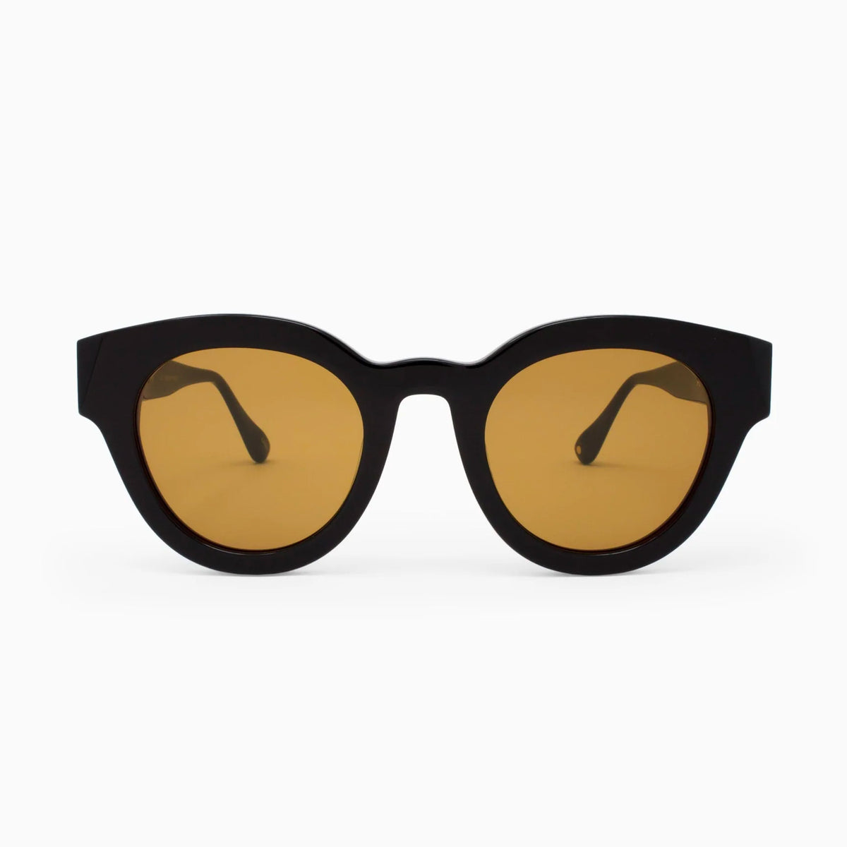 NEW APERÇU EYEWEAR women\'s le rond sunglasses in cognac 01 Laurence Fortin-Côté // Effortlessly Sophisticated Sunglasses main image 3