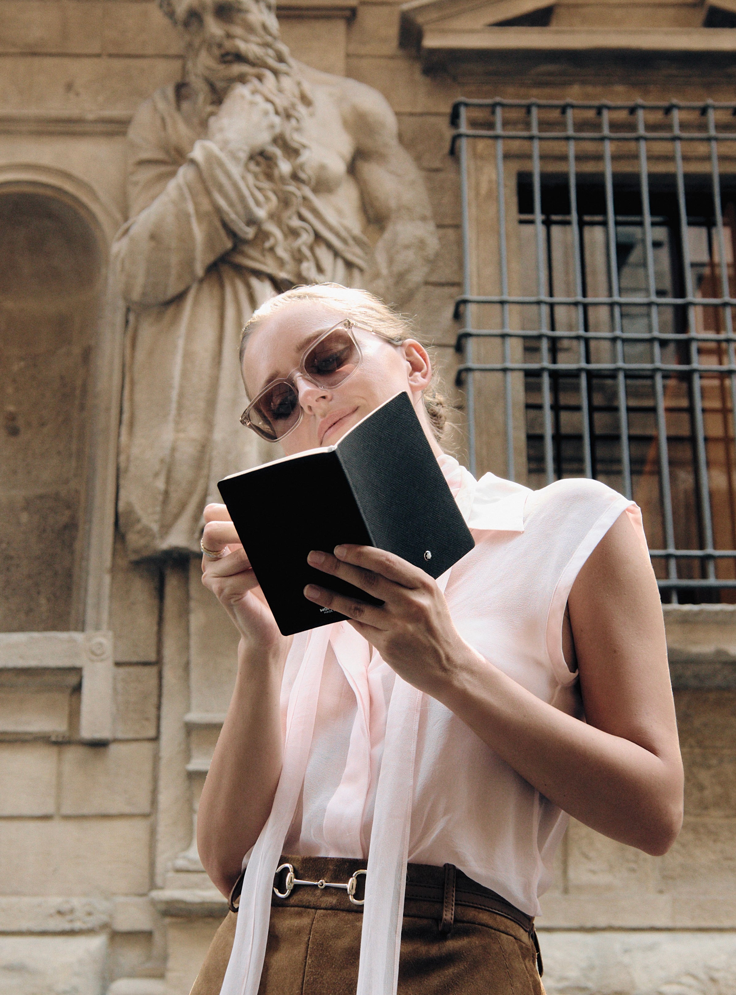 #color_Taupe Élégante