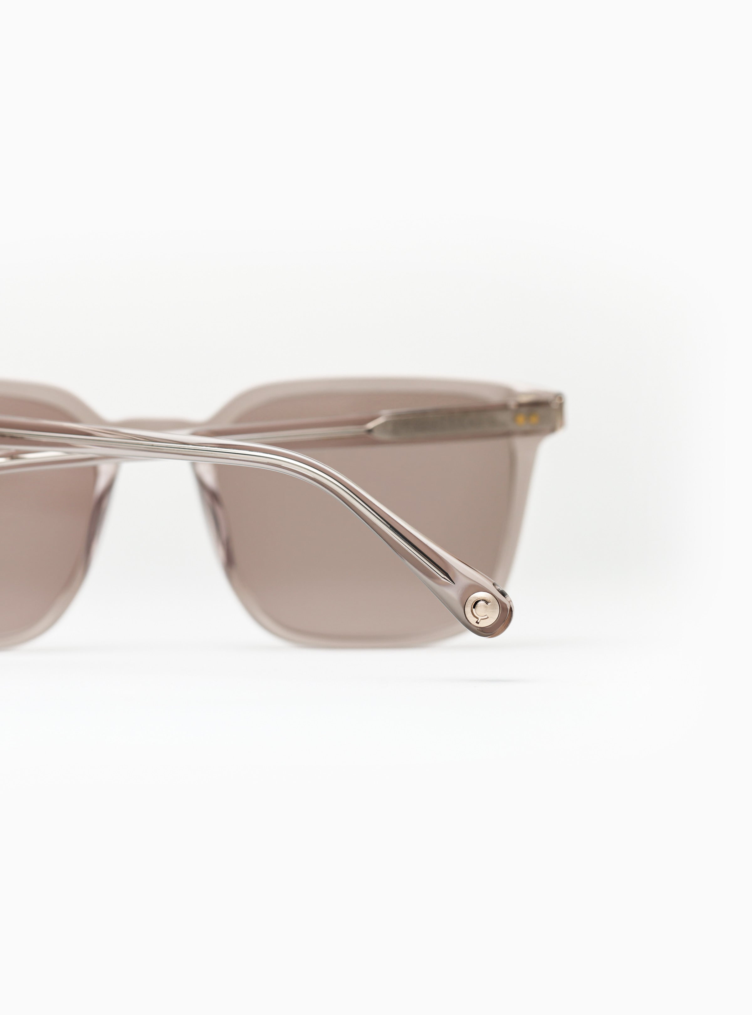 #color_Taupe Élégante