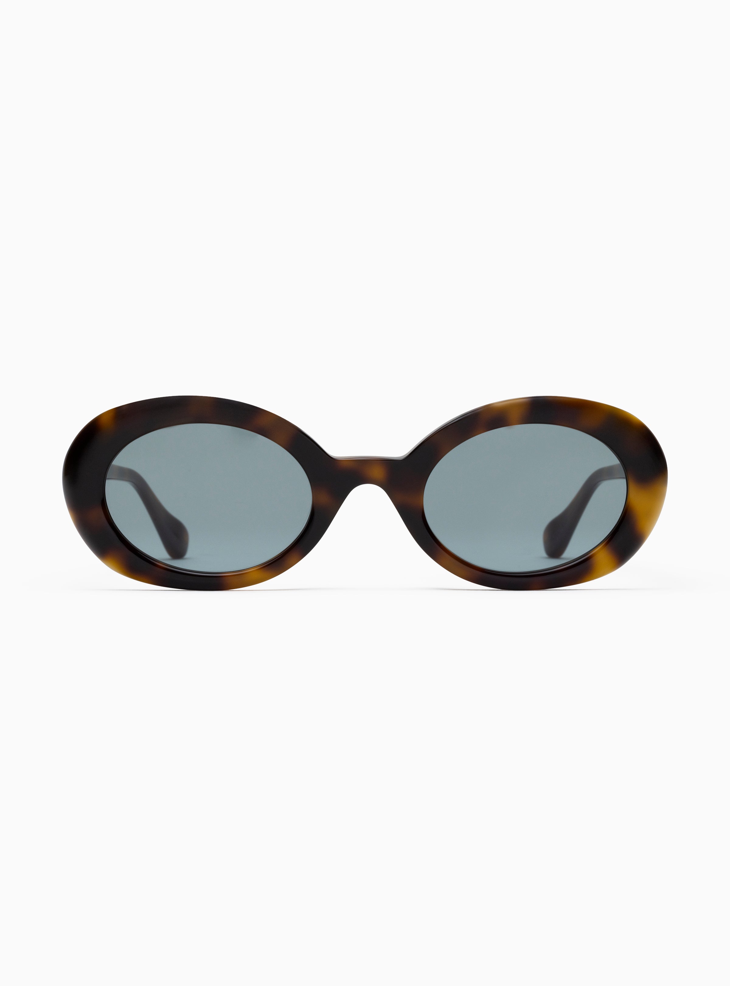Laurence Fortin-Côté // Effortlessly Sophisticated Sunglasses