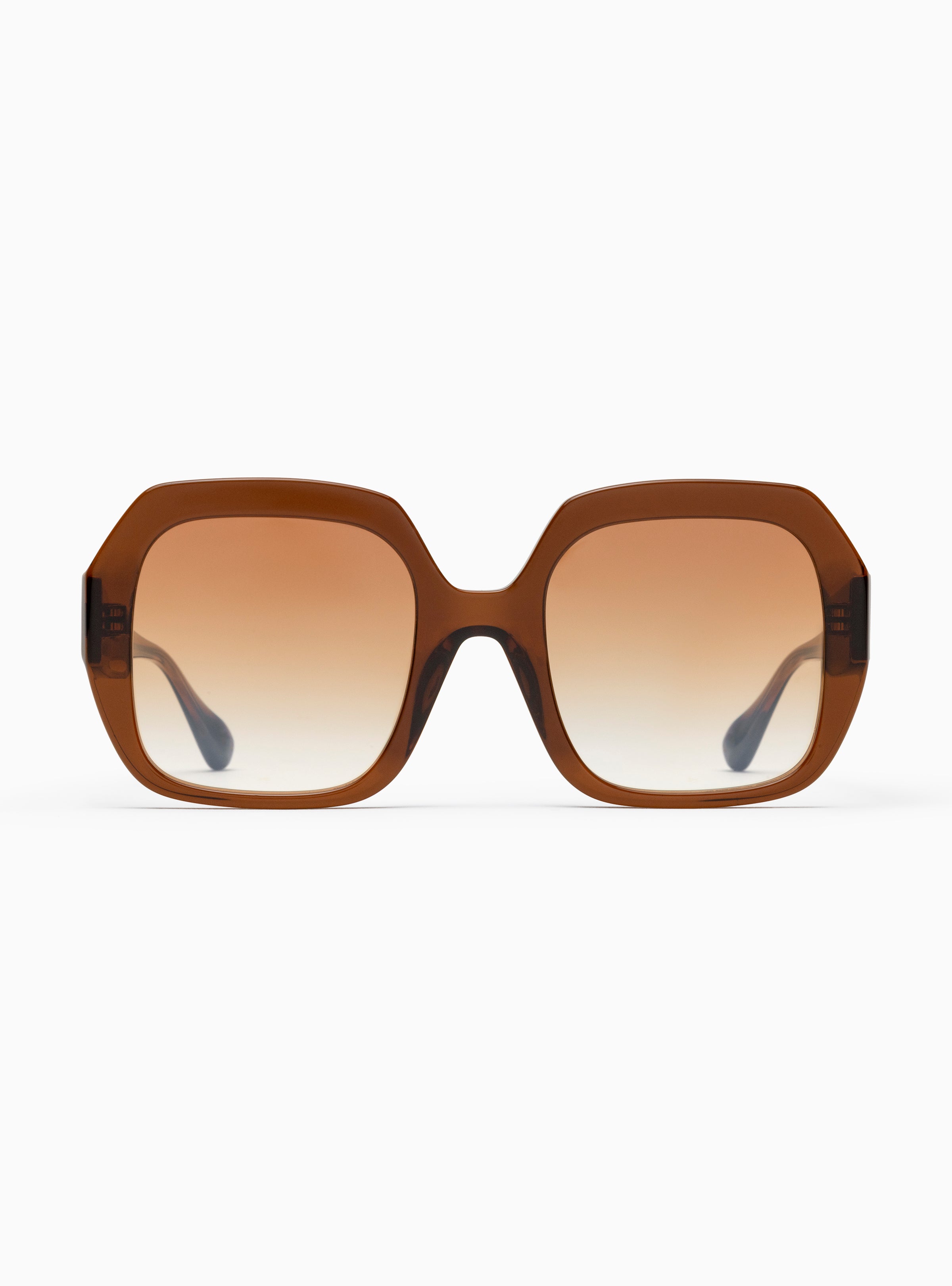 Laurence Fortin-Côté // Effortlessly Sophisticated Sunglasses