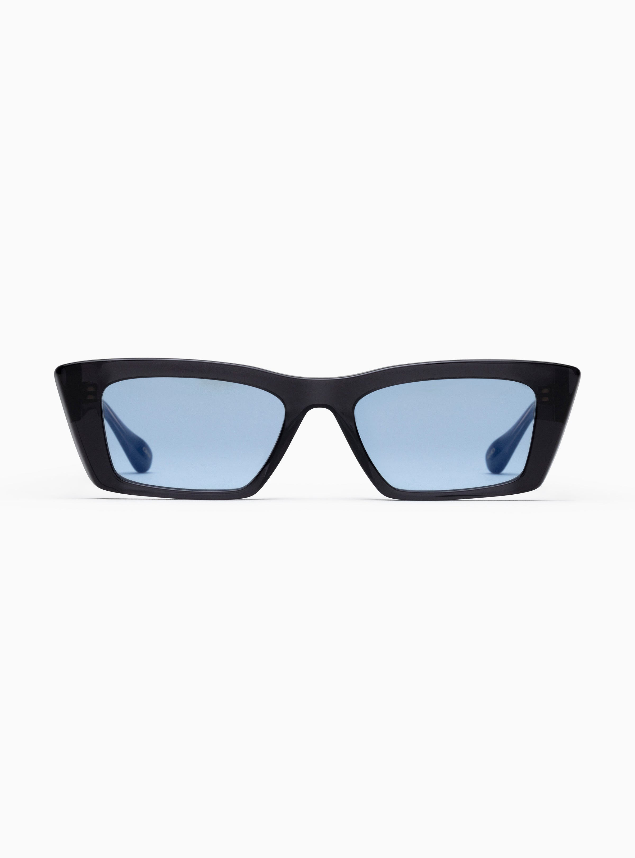 María Bernad // Oversized, Comfortable Sunglasses